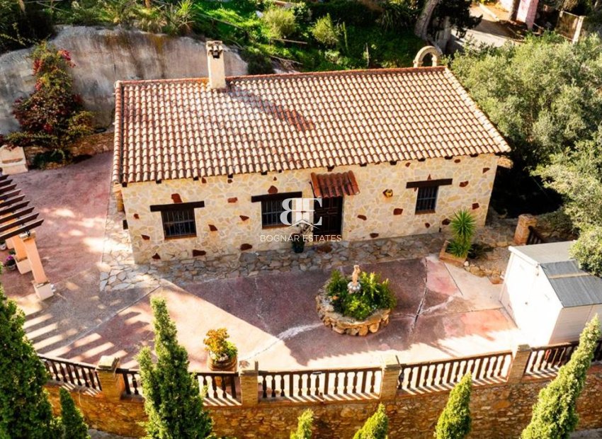 Herverkoop - Villa -
Sucina