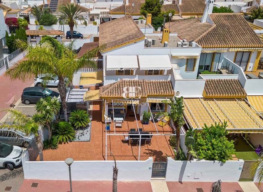 Herverkoop - Villa -
Torre de la Horadada - Pueblo Latino