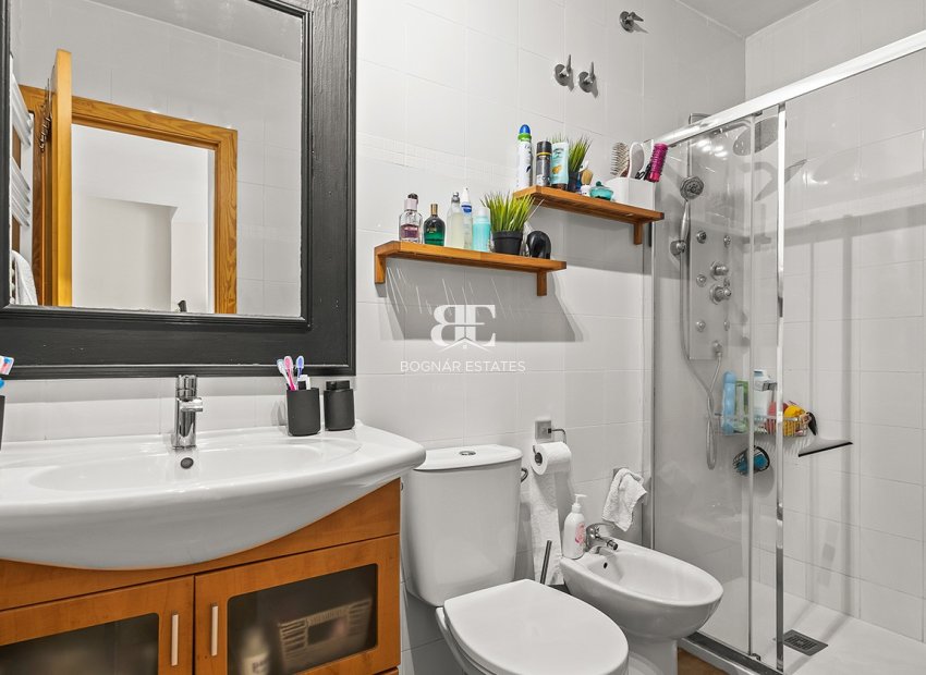 Herverkoop - Villa -
Torre de la Horadada - Pueblo Latino