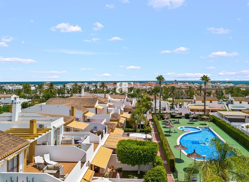 Herverkoop - Villa -
Torre de la Horadada - Pueblo Latino