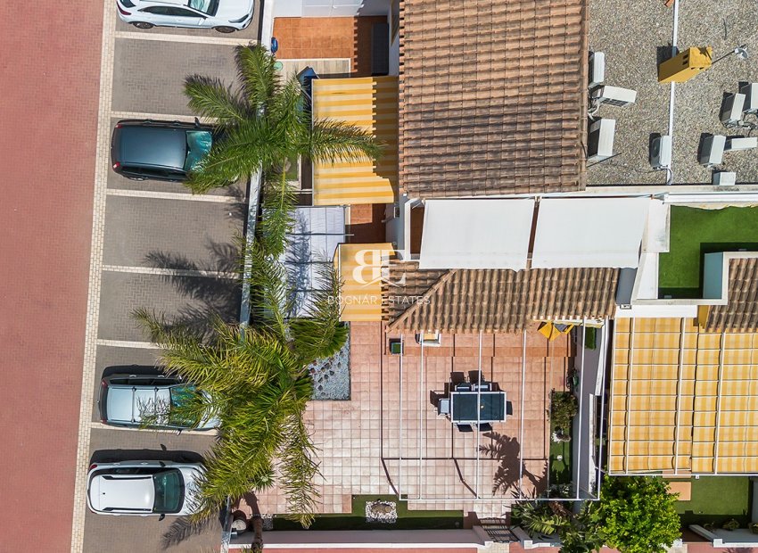 Herverkoop - Villa -
Torre de la Horadada - Pueblo Latino