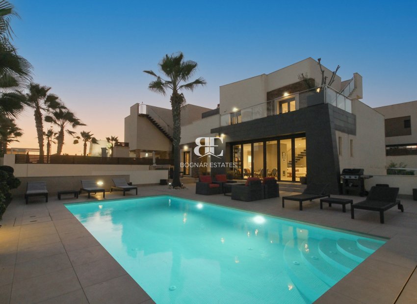 Herverkoop - Villa -
Torrevieja - Aguas Nuevas