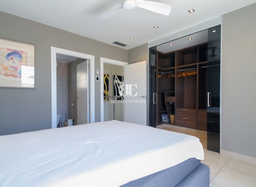 Herverkoop - Villa -
Torrevieja - Aguas Nuevas