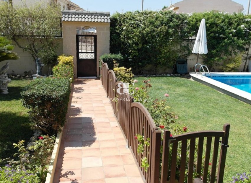 Herverkoop - Villa -
Torrevieja - Aguas Nuevas