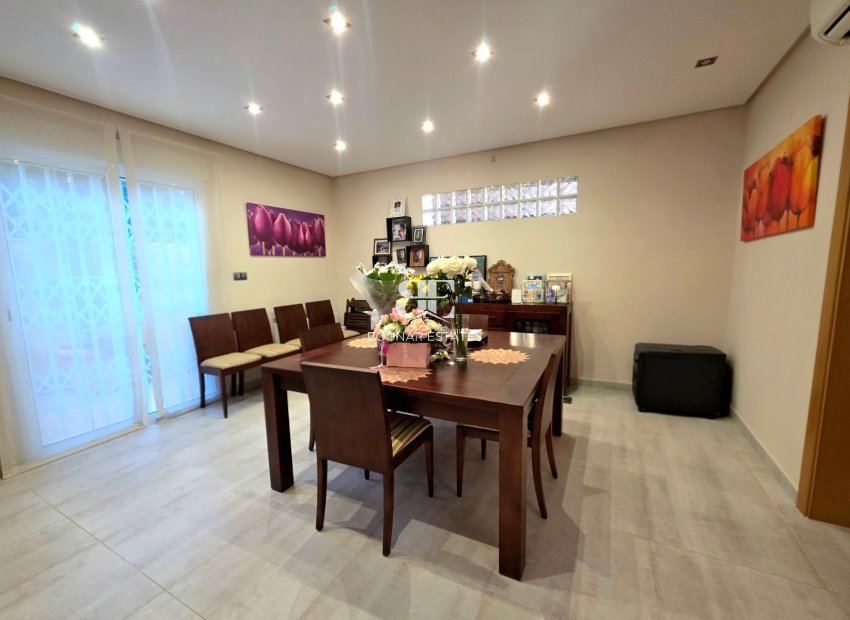 Herverkoop - Villa -
Torrevieja - Cabo Cervera