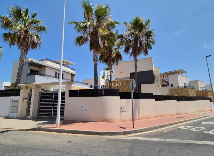 Herverkoop - Villa -
Torrevieja - Costa Blanca Sur