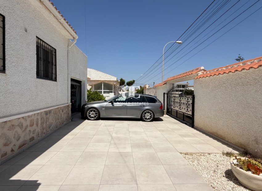Herverkoop - Villa -
Torrevieja - Costa Blanca Sur