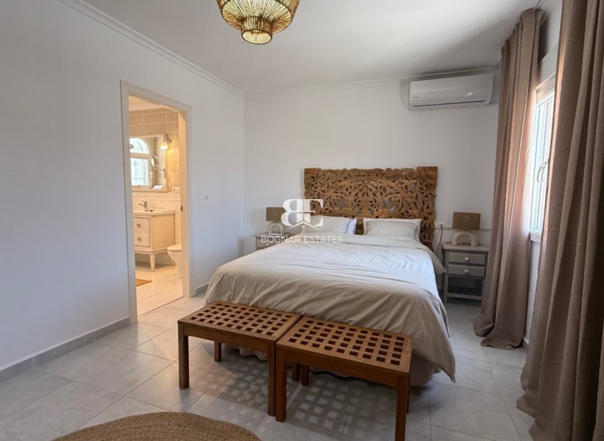 Herverkoop - Villa -
Torrevieja - Costa Blanca