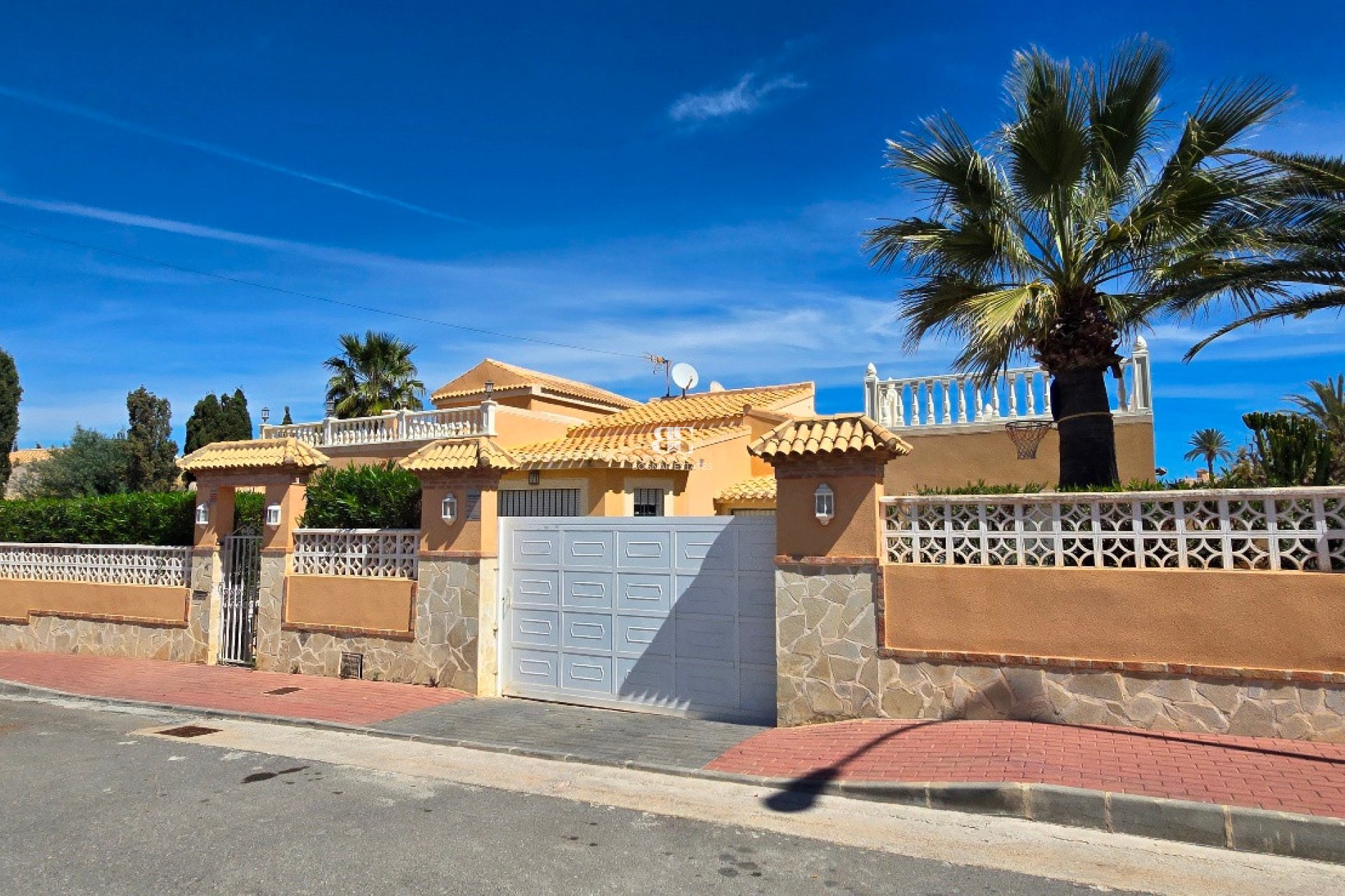 Herverkoop - Villa -
Torrevieja - El Chaparral