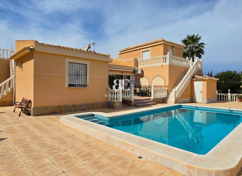 Herverkoop - Villa -
Torrevieja - El Chaparral