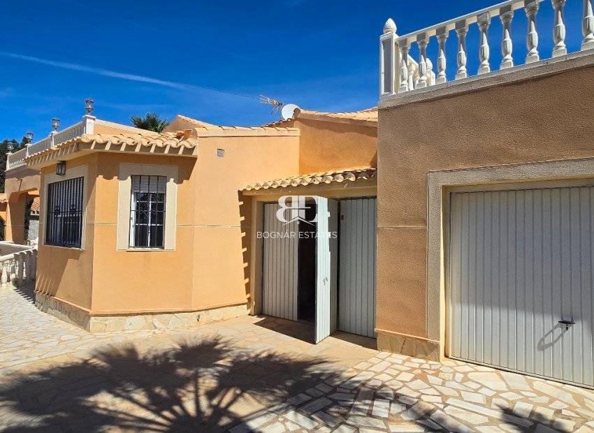 Herverkoop - Villa -
Torrevieja - El Chaparral