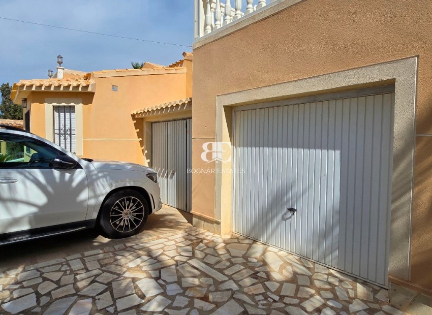 Herverkoop - Villa -
Torrevieja - El Chaparral