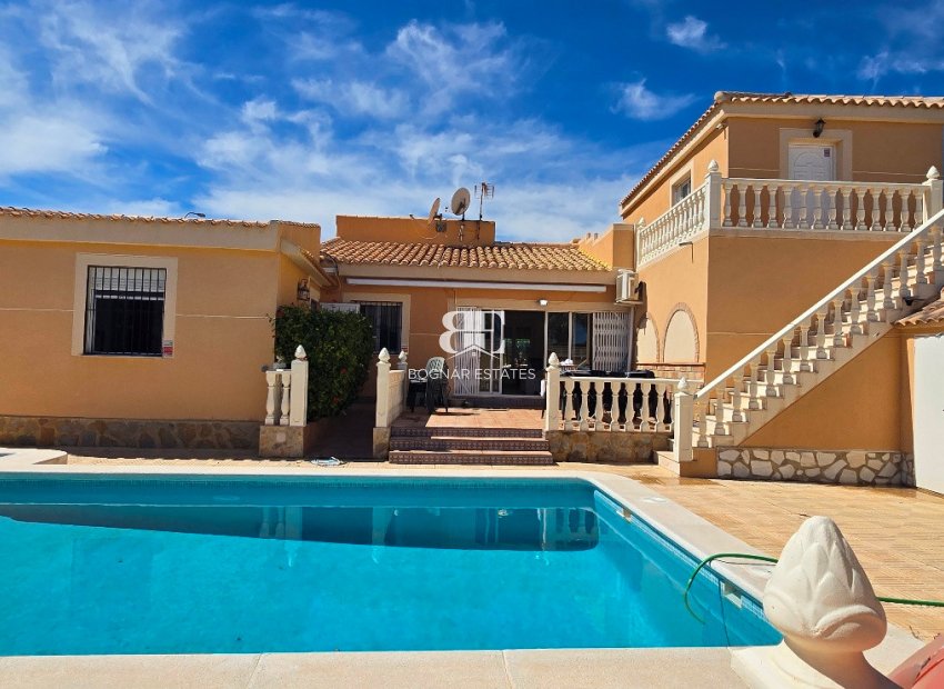 Herverkoop - Villa -
Torrevieja - El Chaparral