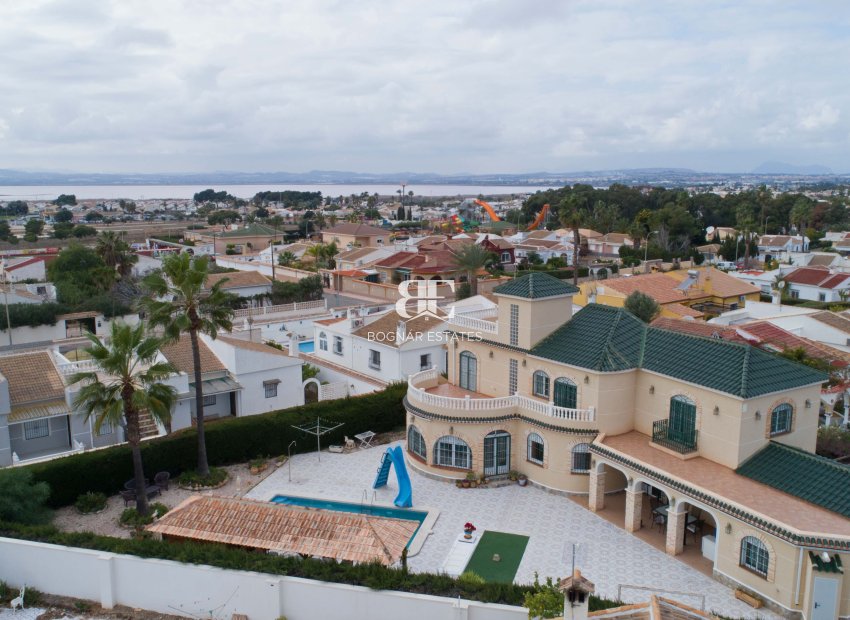 Herverkoop - Villa -
Torrevieja - El Chaparral