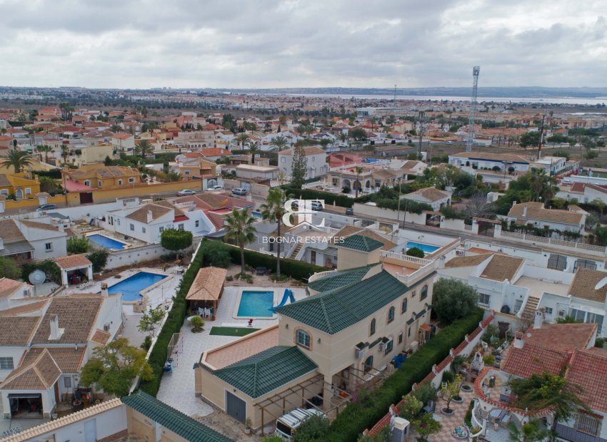 Herverkoop - Villa -
Torrevieja - El Chaparral
