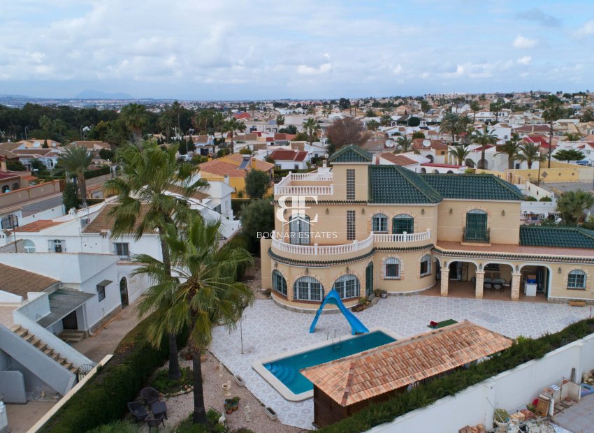 Herverkoop - Villa -
Torrevieja - El Chaparral