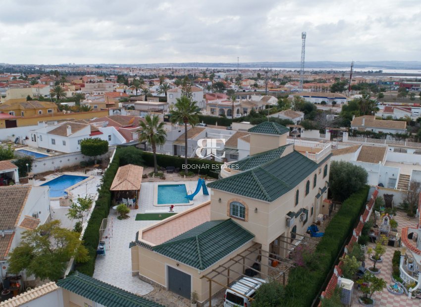Herverkoop - Villa -
Torrevieja - El Chaparral