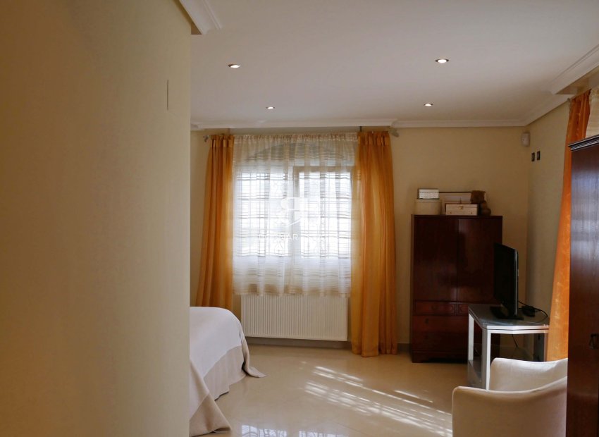 Herverkoop - Villa -
Torrevieja - El Chaparral