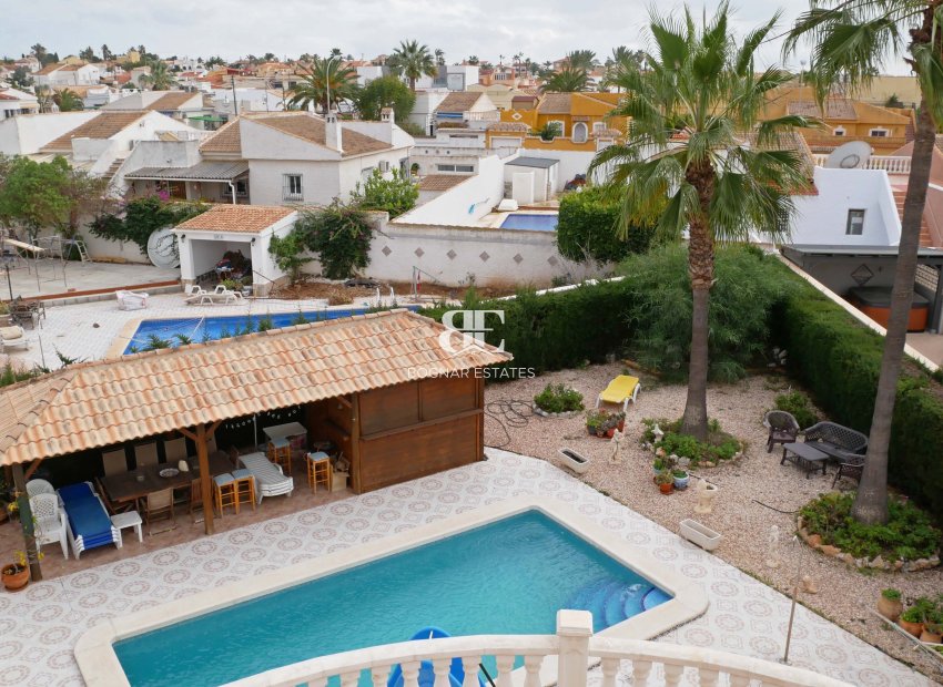 Herverkoop - Villa -
Torrevieja - El Chaparral