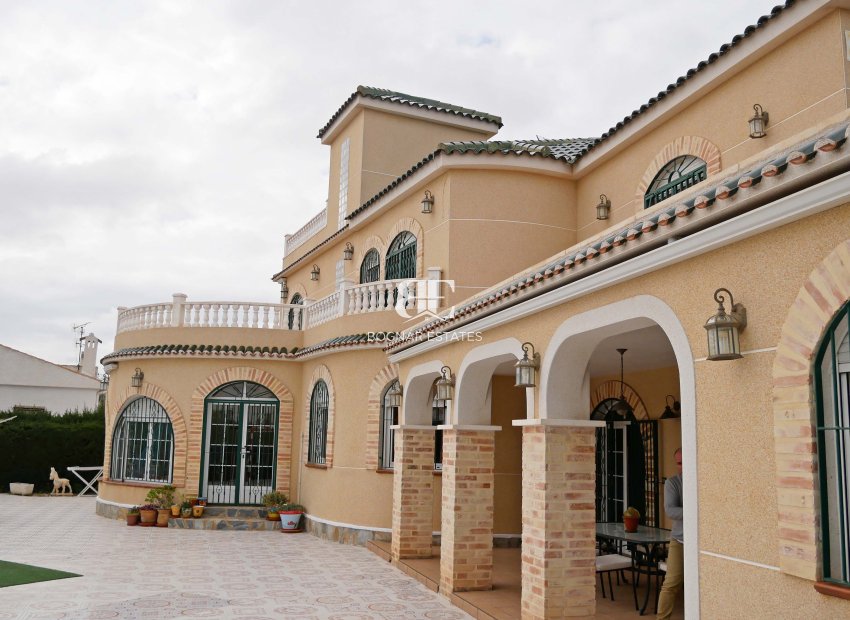 Herverkoop - Villa -
Torrevieja - El Chaparral