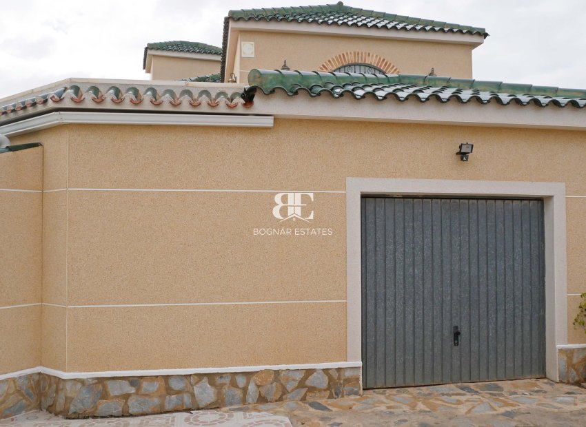 Herverkoop - Villa -
Torrevieja - El Chaparral