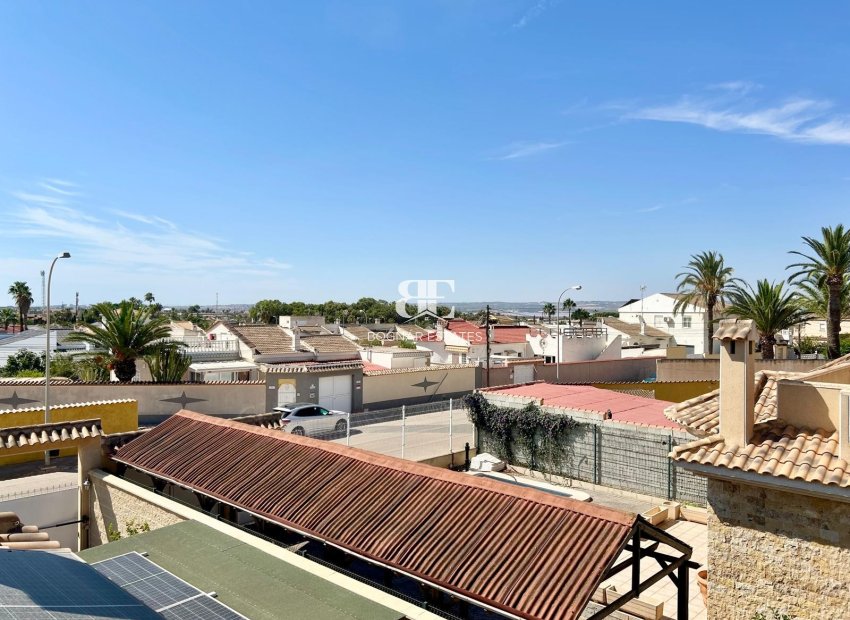 Herverkoop - Villa -
Torrevieja - La Siesta