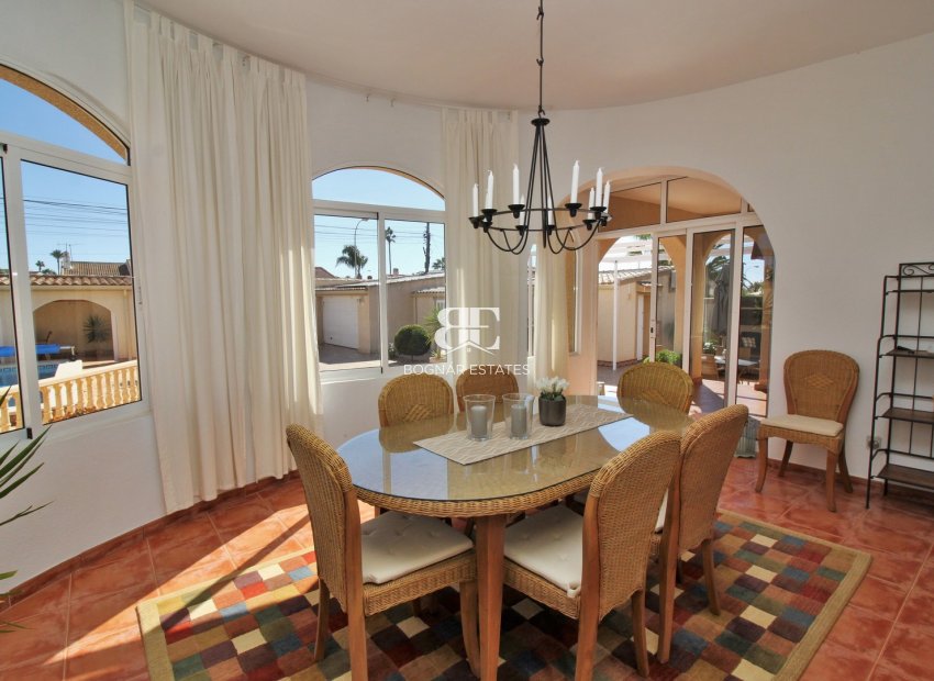 Herverkoop - Villa -
Torrevieja - La Siesta