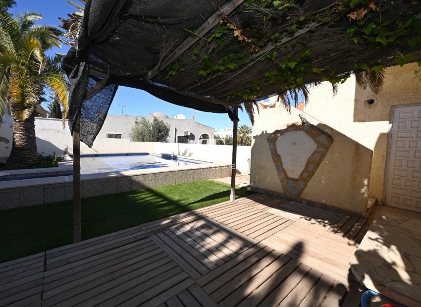 Herverkoop - Villa -
Torrevieja - Los Balcones