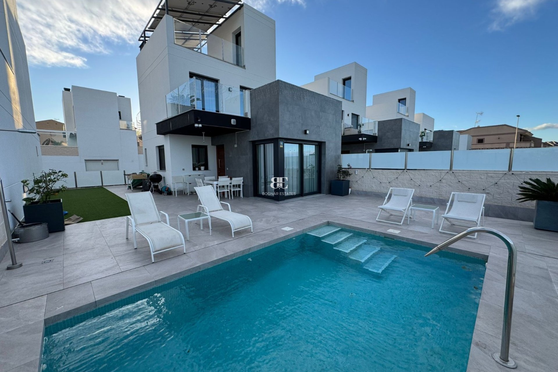 Herverkoop - Villa -
Torrevieja - Los Balcones