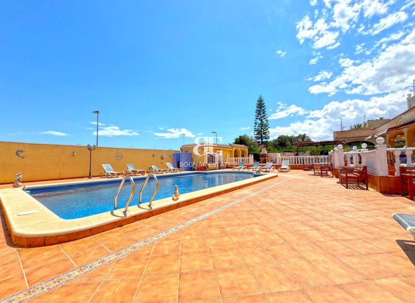 Herverkoop - Villa -
Torrevieja - Los Balcones