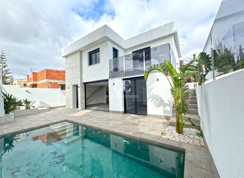 Herverkoop - Villa -
Torrevieja - Los Balcones