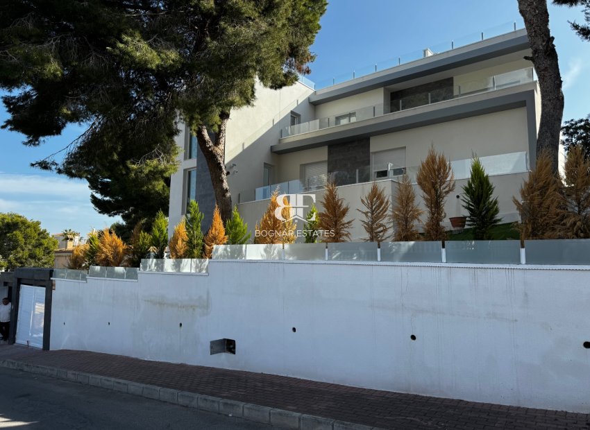 Herverkoop - Villa -
Torrevieja - Los Balcones