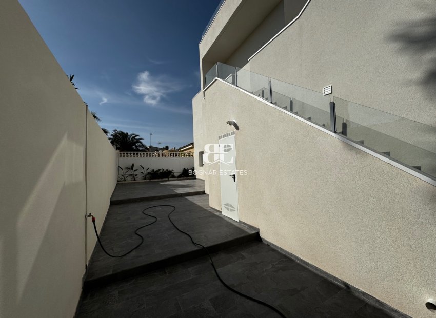 Herverkoop - Villa -
Torrevieja - Los Balcones