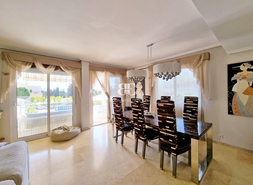 Herverkoop - Villa -
Torrevieja - Torrelamata - La Mata