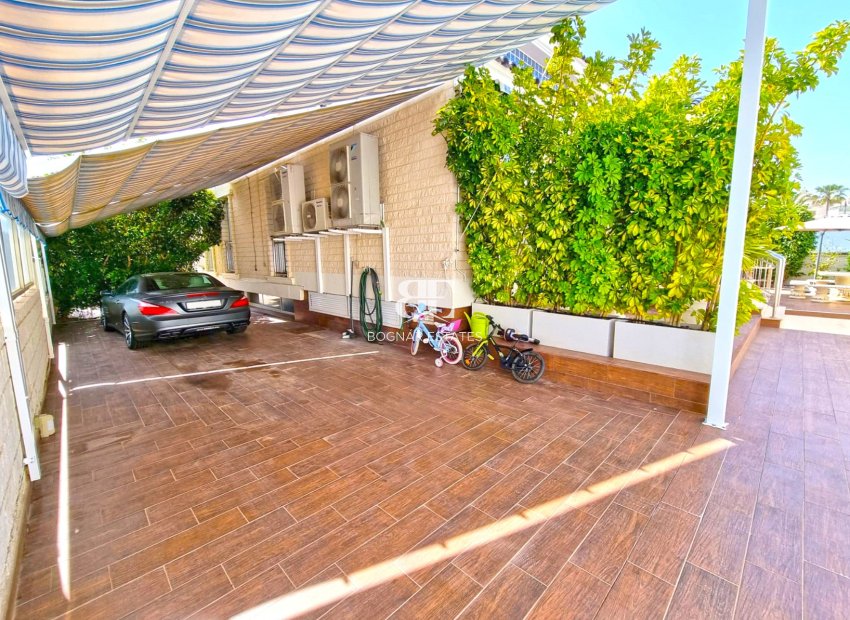 Herverkoop - Villa -
Torrevieja - Torrelamata - La Mata