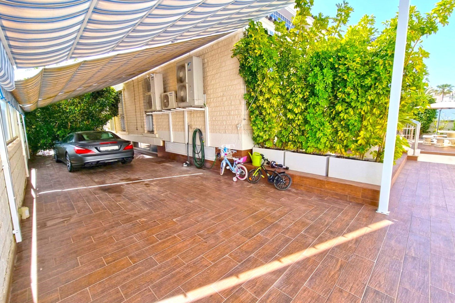 Herverkoop - Villa -
Torrevieja - Torrelamata - La Mata