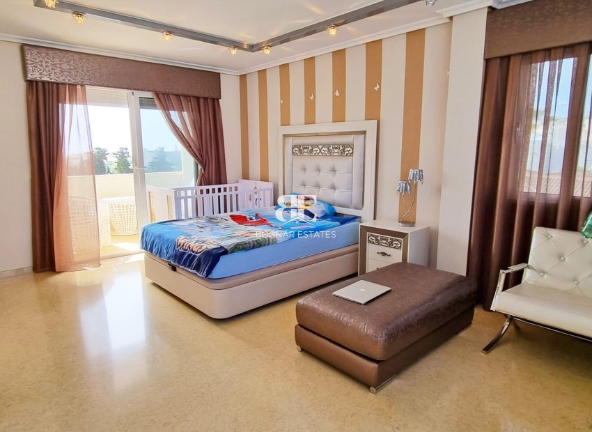 Herverkoop - Villa -
Torrevieja - Torrelamata - La Mata