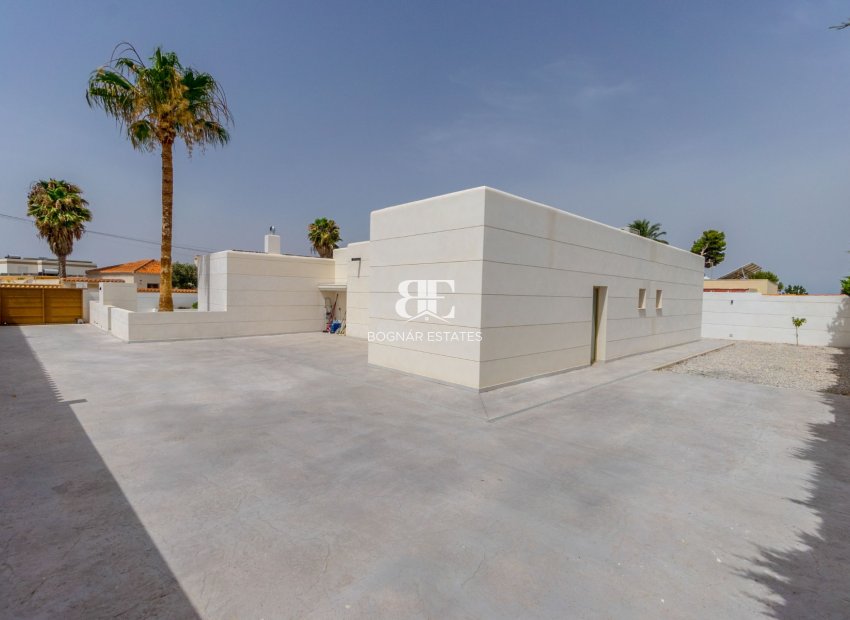 Herverkoop - Villa -
Torrevieja - Torreta Florida