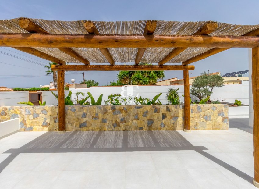 Herverkoop - Villa -
Torrevieja - Torreta Florida