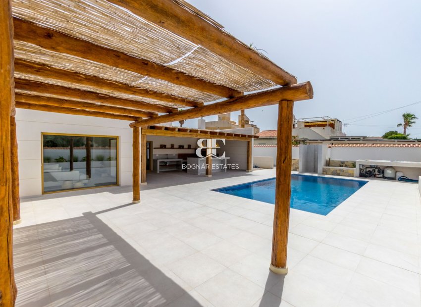 Herverkoop - Villa -
Torrevieja - Torreta Florida