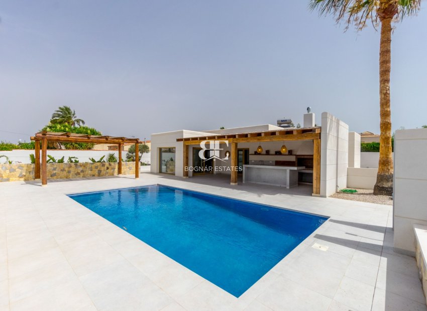Herverkoop - Villa -
Torrevieja - Torreta Florida