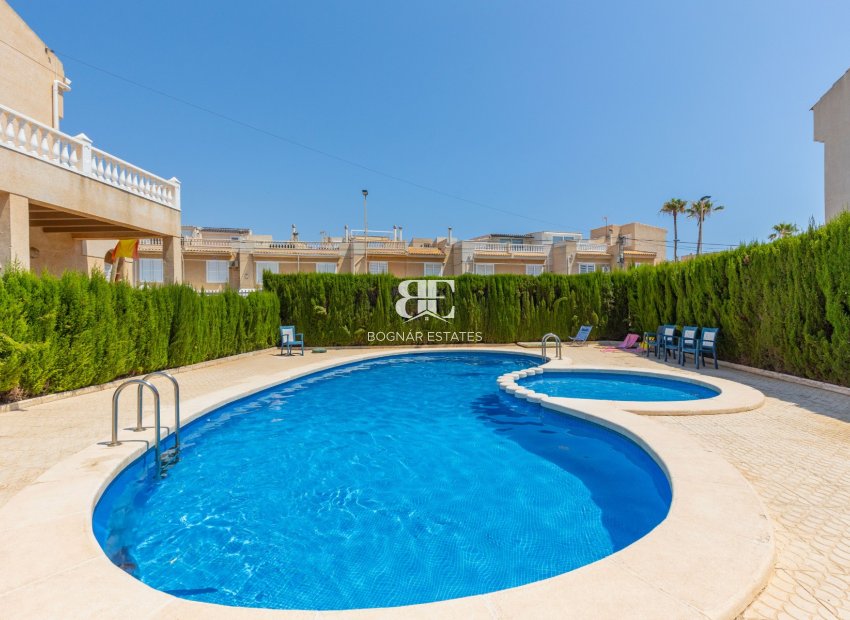 Herverkoop - Villa -
Torrevieja - Zona los Frutales