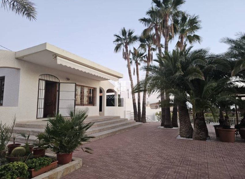 Herverkoop - Villa -
Villajoyosa - Varadero/ Estudiantes beach