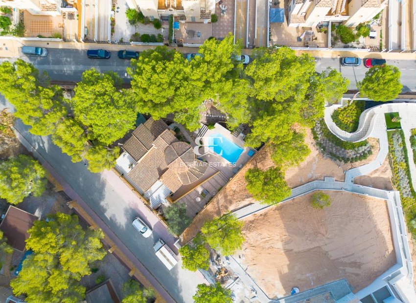 Herverkoop - Villa -
Villamartín - Las Filipinas