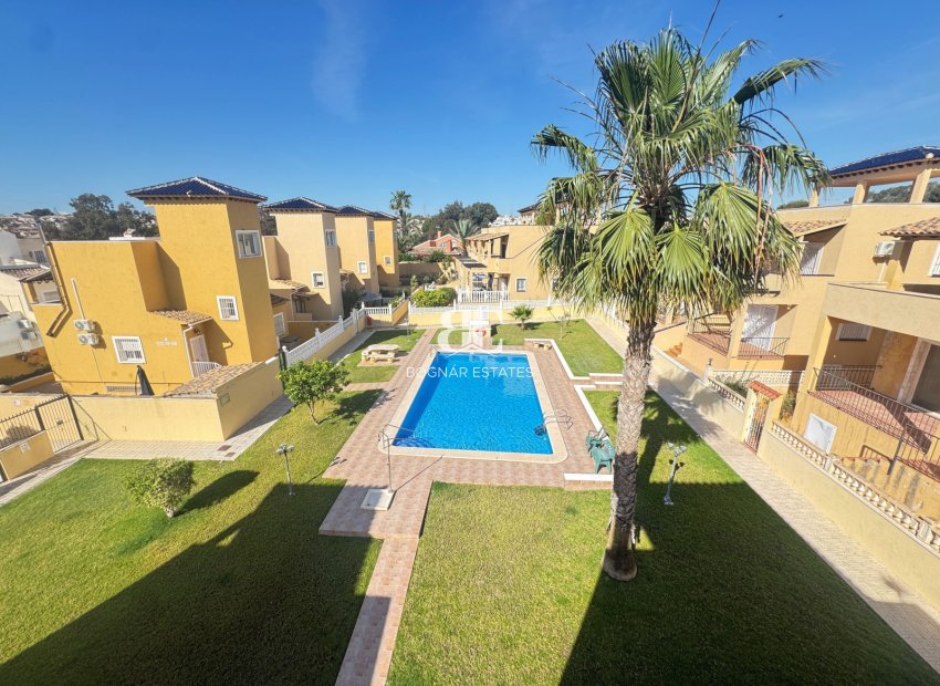 Herverkoop - Villa -
Villamartín - Lomas del Golf