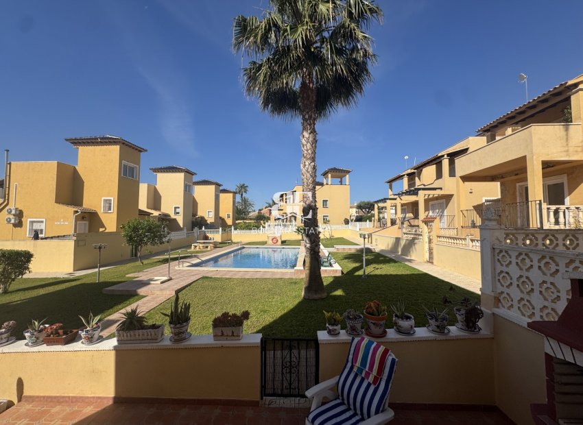 Herverkoop - Villa -
Villamartín - Lomas del Golf