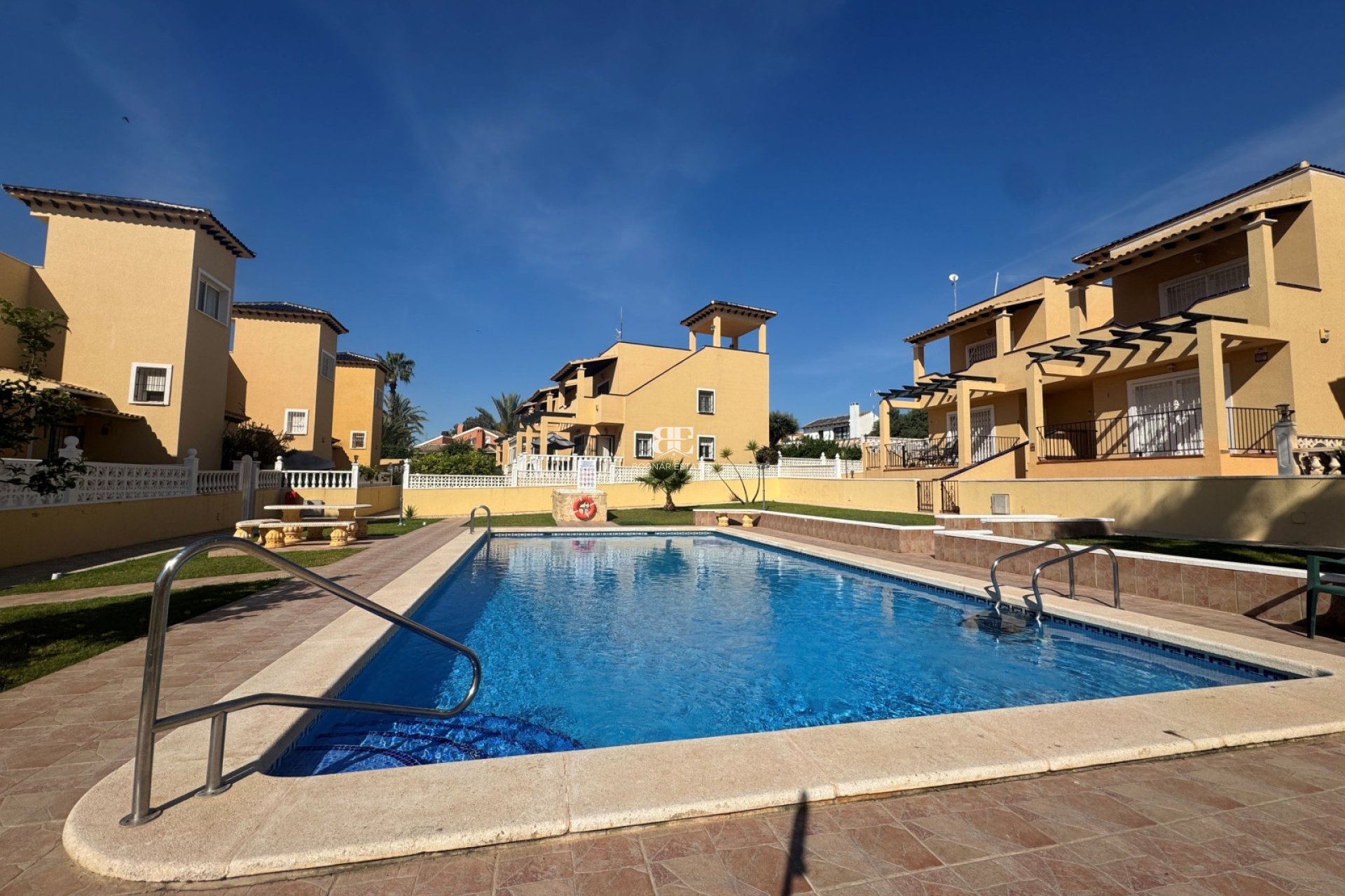 Herverkoop - Villa -
Villamartín - Lomas del Golf