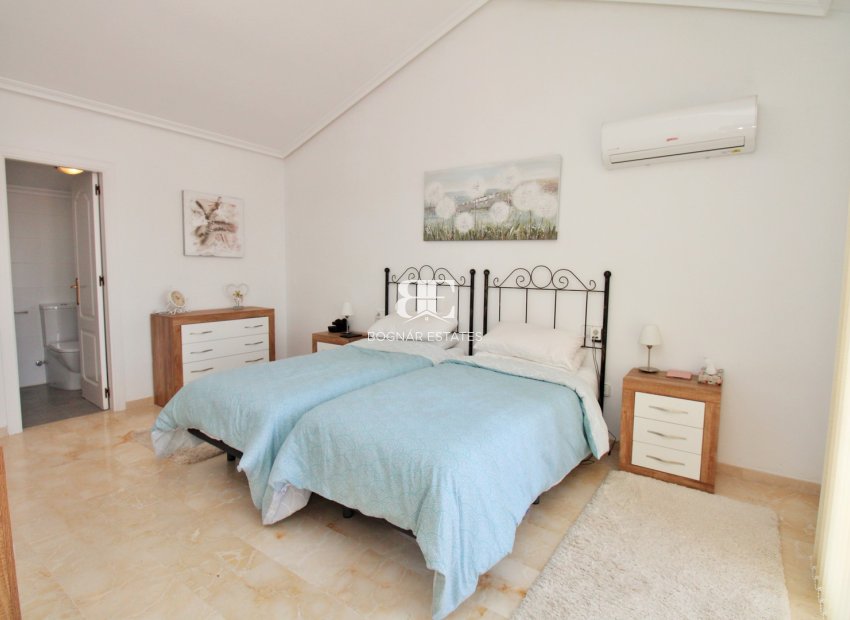 Herverkoop - Villa -
Villamartín - Los Dolses