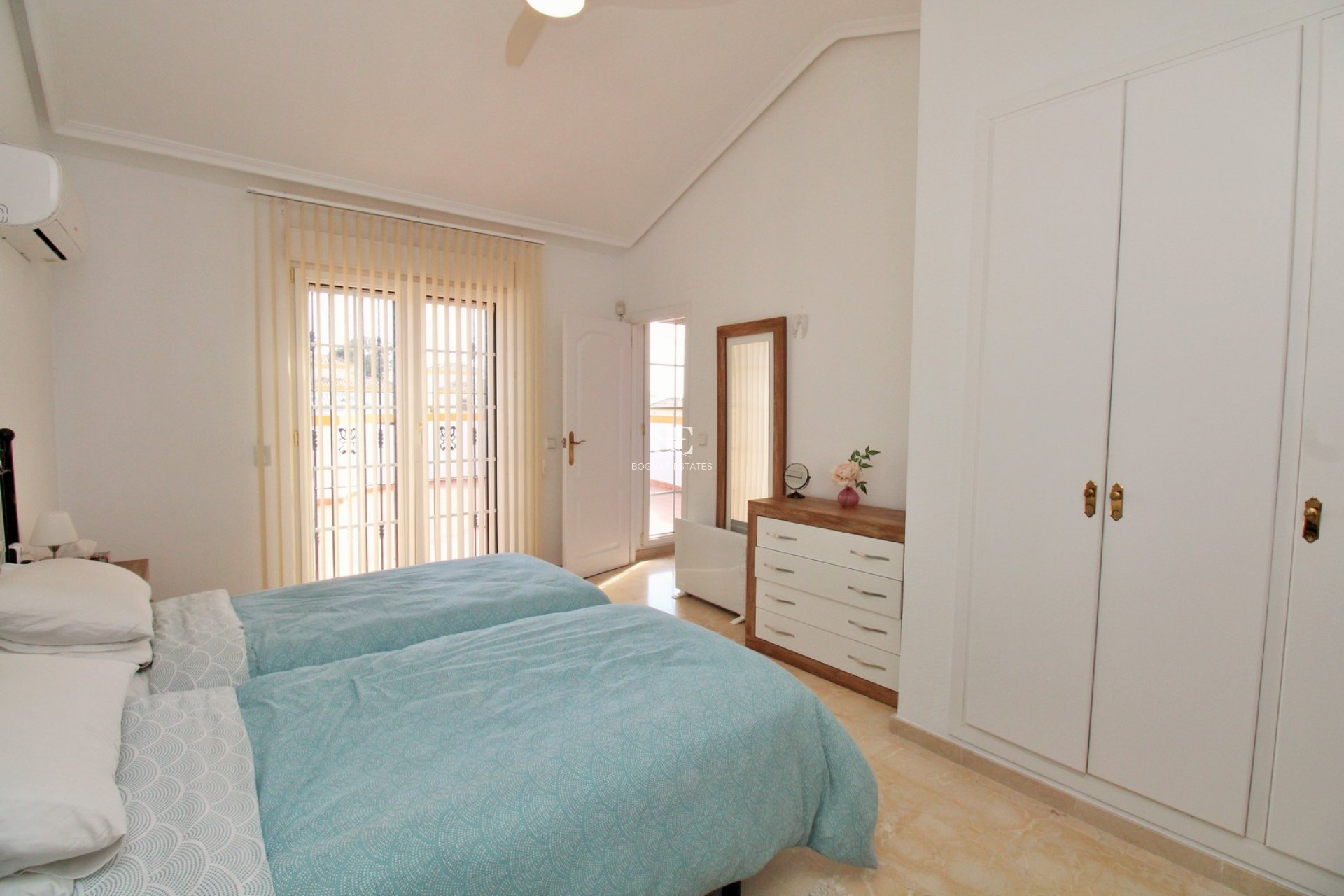 Herverkoop - Villa -
Villamartín - Los Dolses