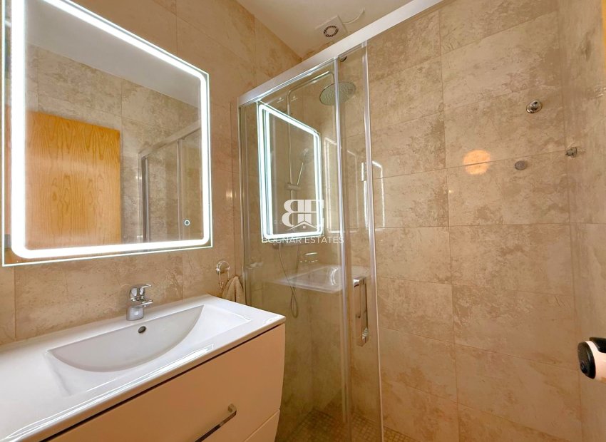 Herverkoop - Villa -
Villamartín